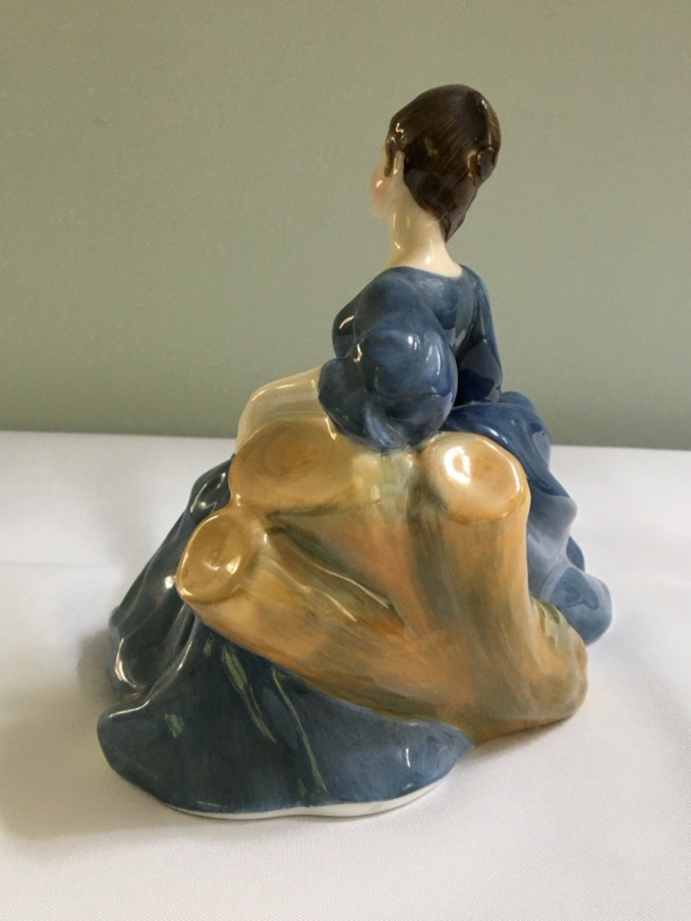 Vintage Goebel W. Germany Porcelain Figurine – European Collectible - Picture 3 of 14